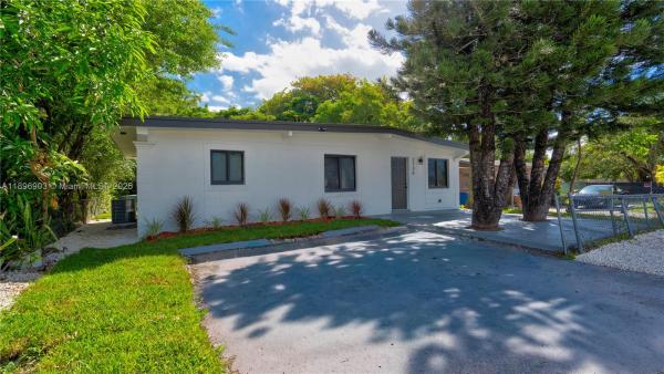 Middle River Gardens, 2736 NW 21st Ave, Oakland Park, Florida 33311, image 1