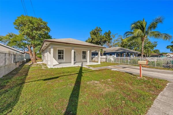Victoria Manor, 7690 NW 17th Pl, Gladeview, Florida 33147, image 3