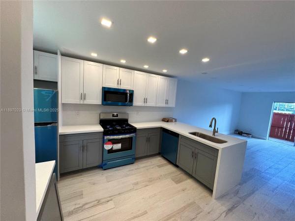 Villas Of Pinecrest, 8600 SW 67th Ave #906, Pinecrest, Florida 33156, image 1