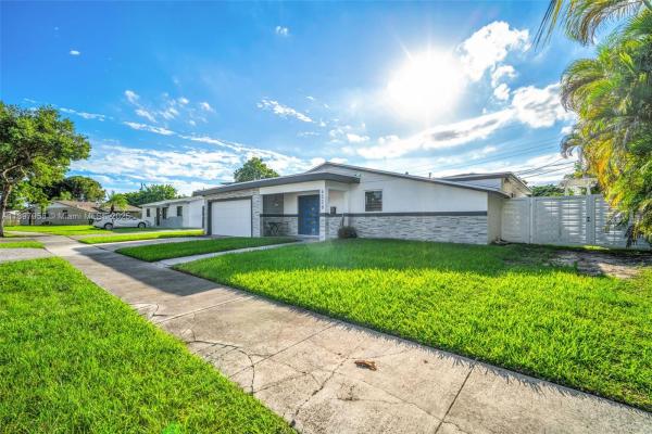 Westwood Estates, 6520 SW 109th Ct, Sunset, Florida 33173, image 2