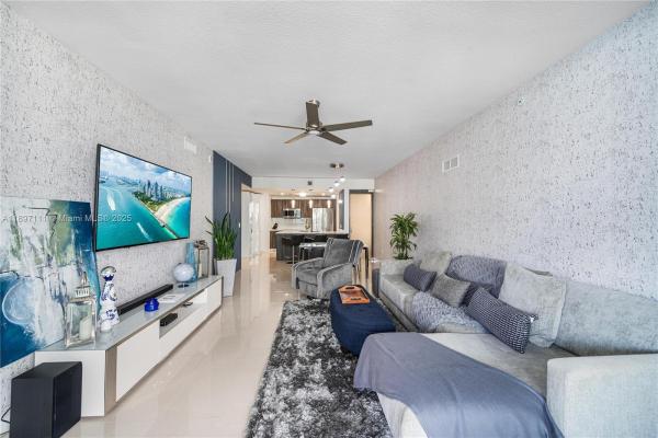 Miami, Florida 33132, image 1