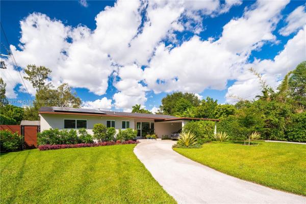 Twin Lakes Manor, 6380 SW 63rd Ave, South Miami, Florida 33143, image 1