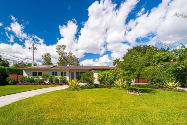 Twin Lakes Manor, 6380 SW 63rd Ave, South Miami, Florida 33143, image 3