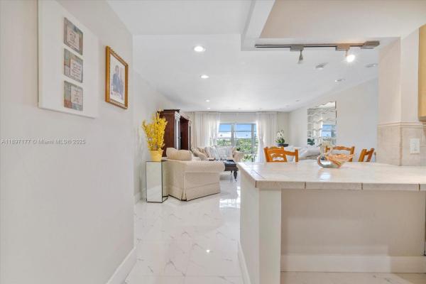 875 NE 195th St #413, Miami, Florida 33179, image 1