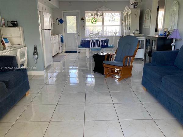 Sunshine Villa, 223 S Federal Hwy #46, Dania Beach, Florida 33004, image 2