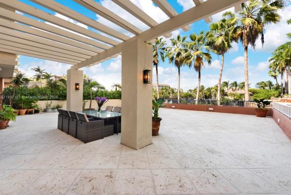 Lake Tower, 765 Crandon Blvd #102, Key Biscayne, Florida 33149, image 1