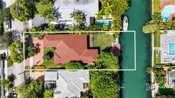 Biscayne Point, 1855 Daytonia Rd, Miami Beach, Florida 33141, image 2