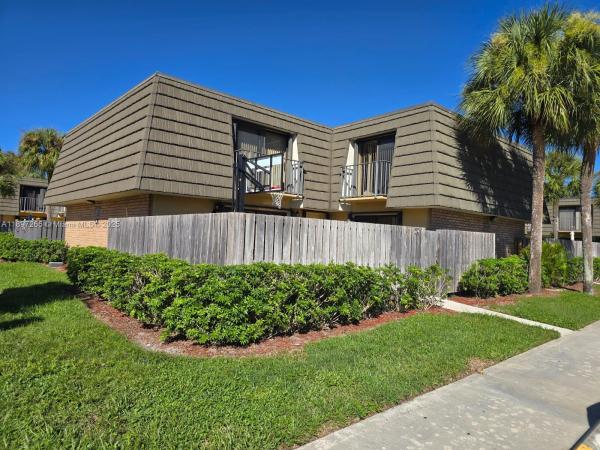 Village Of Sandalwood Lakes, 629 6th Way, West Palm Beach, Florida 33407, image 1