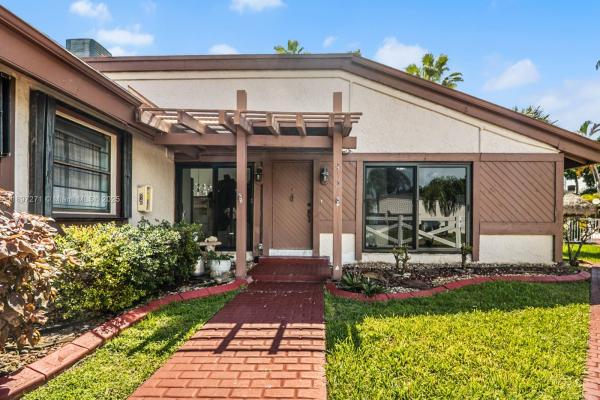 Harbourwood Villas, 513 Leslie Dr, Hallandale Beach, Florida 33009, image 1