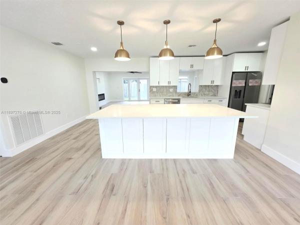 Coral Ridge Isles, 5713 NE 17th Ter, Fort Lauderdale, Florida 33334, image 1