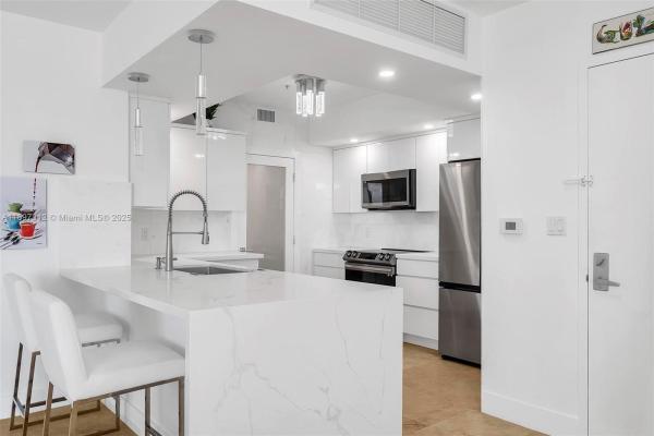 Metropolis At Dadeland, 9066 SW 73rd Ct #2110, Kendall, Florida 33156, image 2