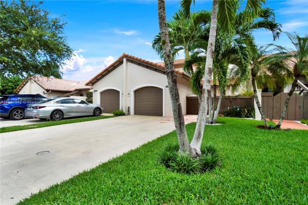 Kings Court West, 11378 SW 86th Ln, Kendall, Florida 33173, image 3