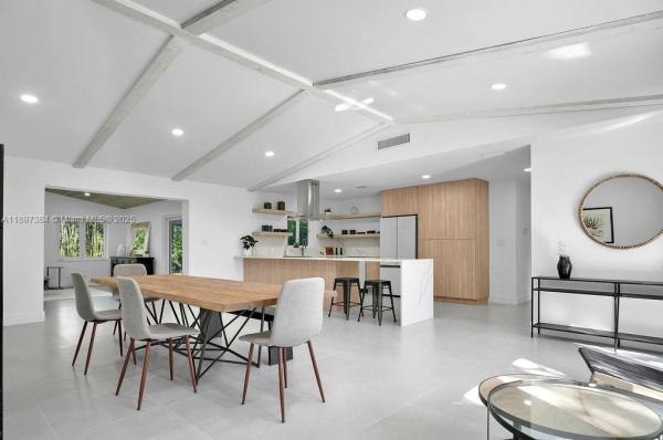Manor Grove, 117 NE 20th St, Wilton Manors, Florida 33305, image 1