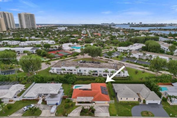 Yacht Harbor Manor, 1221 Singer Dr, Riviera Beach, Florida 33404, image 1