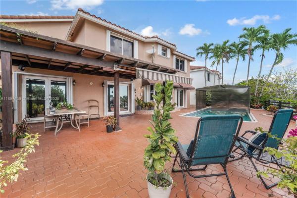 Renaissance At Lakes Of The Meadow, 15430 SW 47th St, Kendall West, Florida 33185, image 2