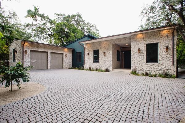 Biscayne Park Terrace, 2931 Emathla St, Miami, Florida 33133, image 1