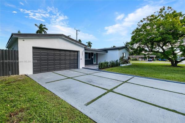 Miramar Tropical, 2441 Alcazar Dr, Miramar, Florida 33023, image 3