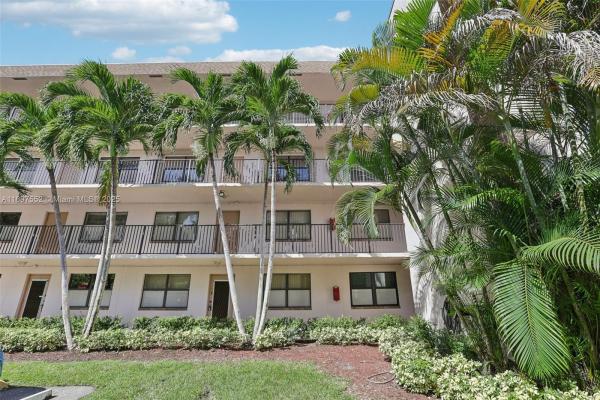 Sunrise Lakes 4, 2981 N Nob Hill Rd #108, Sunrise, Florida 33322, image 2