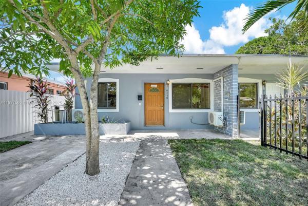 Emerald Court, Miami, Florida 33138, image 1