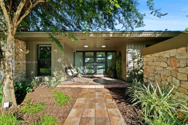 Pine Bay Estates South, 15625 SW 73rd Ct, Palmetto Bay, Florida 33157, image 1