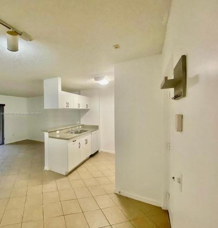 Pinehurst Club, 450 S Park Rd #5-304, Hollywood, Florida 33021, image 1