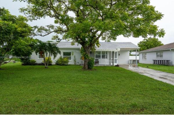 121 E 3rd St, Lehigh Acres, Florida 33936, image 1