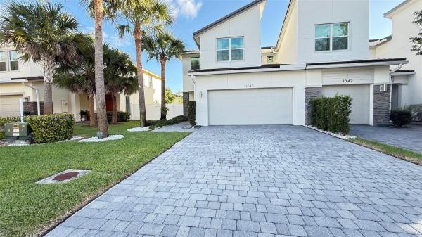 1040 Rio Ct, Pompano Beach, Florida 33064, image 1