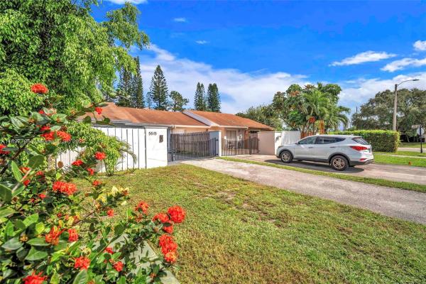 5515 Biscayne Dr, Greenacres, Florida 33463, image 1