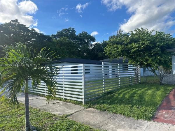 651 NE 172nd St, Miami, Florida 33162, image 1