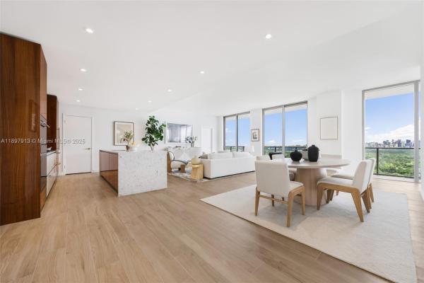 Coconut Grove, Florida 33133, image 1