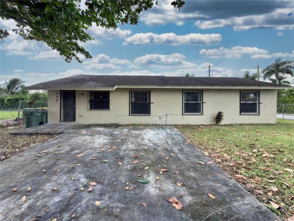 Ewings, 318 SW 5th St, Homestead, Florida 33030, image 3