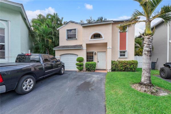 Quatraine At Jacaranda, 9870 NW 2nd St, Plantation, Florida 33324, image 1