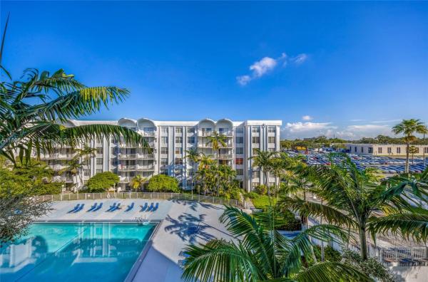 492 NW 165th Street Rd #C-512, Unincorporated Dade County, Florida 33169, image 1