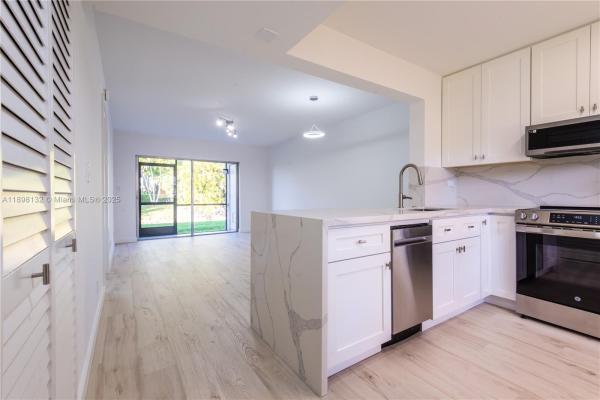 Viewpointe, 5550 Lakeside Dr #104, Margate, Florida 33063, image 1