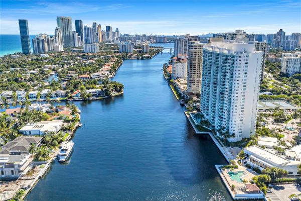 Hamptons South, 20201 E Country Club Dr #1907, Aventura, Florida 33180, image 2