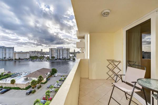 Plaza Towers, 1833 S Ocean Dr #1004, Hallandale Beach, Florida 33009, image 1