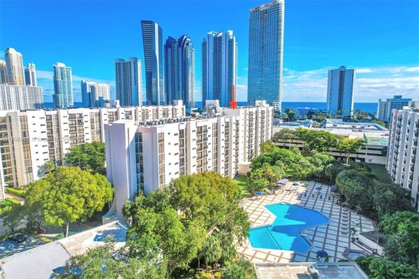 Plaza Of The Americas, 17011 N Bay Rd #215, Sunny Isles Beach, Florida 33160, image 1