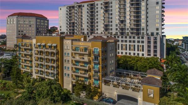 Villa Calabria, 20 Calabria Ave #302, Coral Gables, Florida 33134, image 1