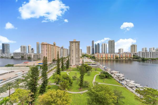 Winston Towers 700, 290 174th St #1415, Sunny Isles Beach, Florida 33160, image 2