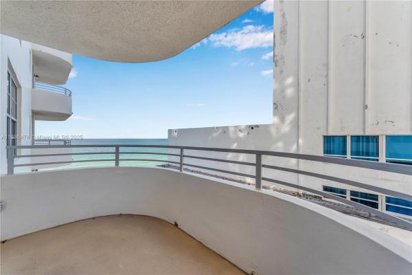 Oceanside Plaza, 5555 Collins Ave #8P, Miami Beach, Florida 33140, image 1