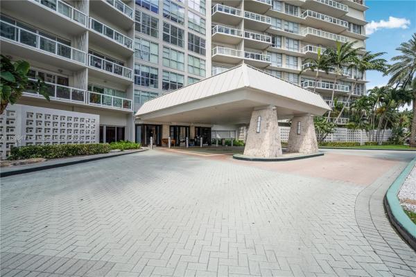 Brickell Townhouse, 2451 Brickell Ave #6N, Miami, Florida 33129, image 2