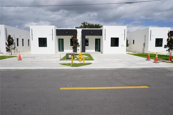 12389 SW 220th St, Unincorporated Dade County, Florida 33170, image 1