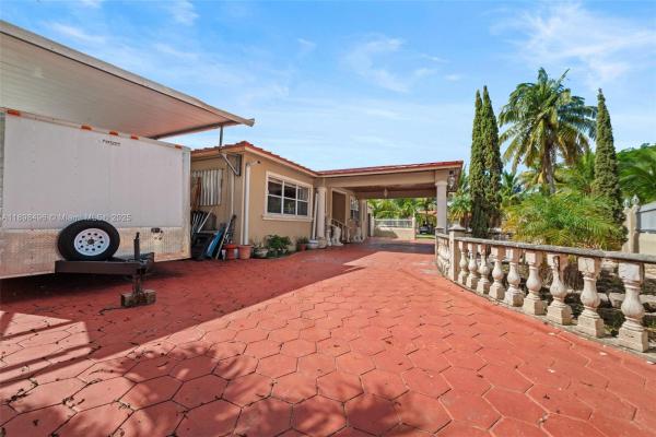 100 E 37th St, Hialeah, Florida 33013, image 2