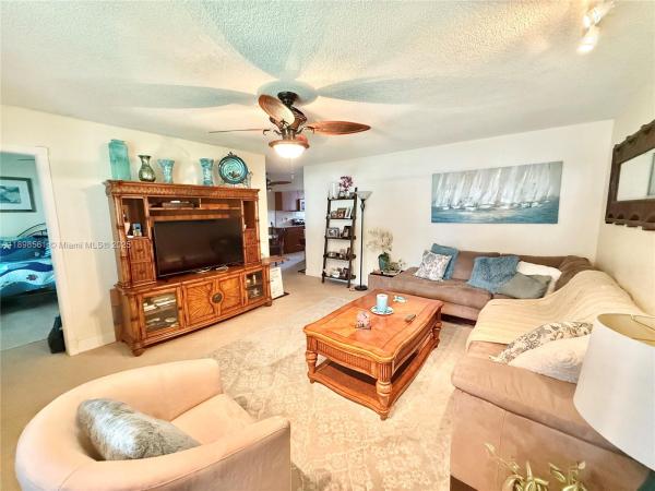 Suburbanite Square, 3600 Harrison St #16B, Hollywood, Florida 33021, image 2