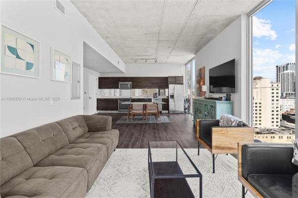 Centro, 151 SE 1st St #1402, Miami, Florida 33131, image 1