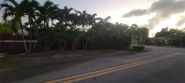 Twin Lakes Manor, South Miami, Florida 33143, image 2
