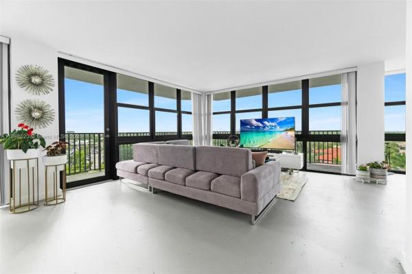 Oceanview Park, 1000 Parkview Dr #809, Hallandale Beach, Florida 33009, image 2
