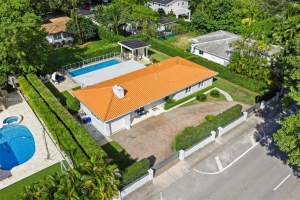 Coral Gables Country Club, 437 Bird Rd, Coral Gables, Florida 33146, image 3