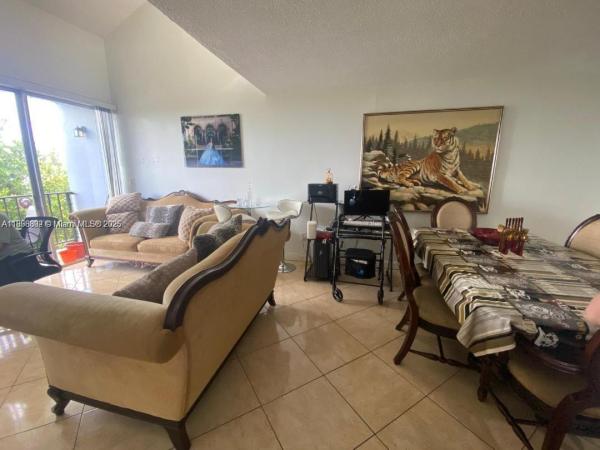 310 Fontainebleau Blvd #506, Unincorporated Dade County, Florida 33174, image 1