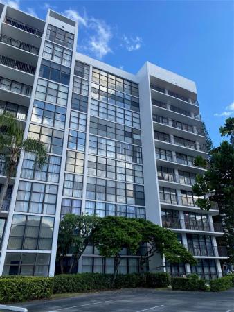 Oceanview Park, 1000 Parkview Dr #427, Hallandale Beach, Florida 33009, image 1